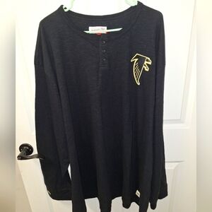 A Mitchell and Ness official NFL Atlanta Falcons long sleeve t-shirt in A 4XLB
